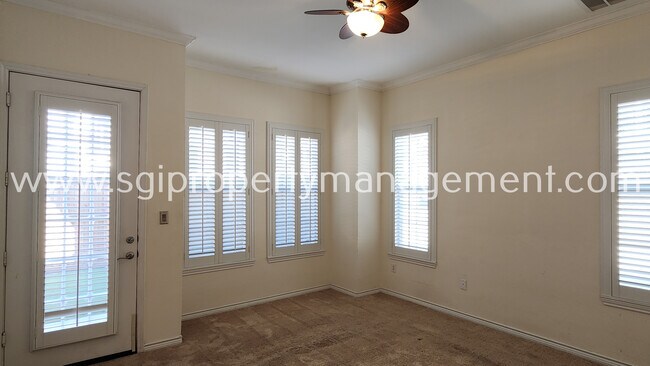 Building Photo - 1221 Lake Pointe Way