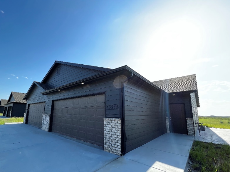 Building Photo - 13513 Haskell Ct