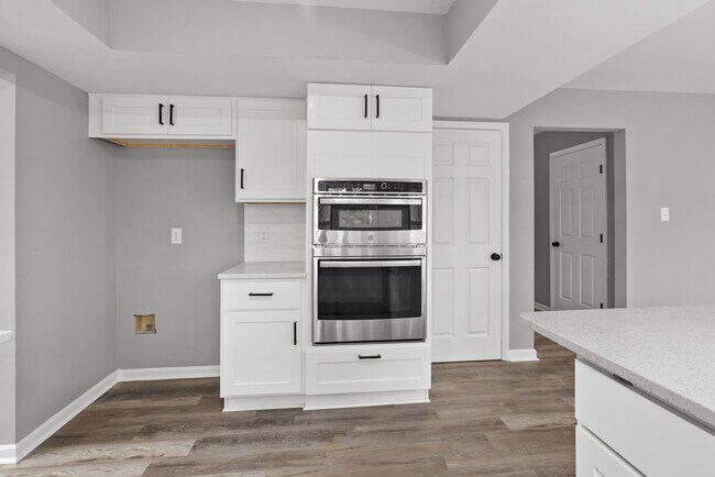 Building Photo - 1917 Grove Point Ct