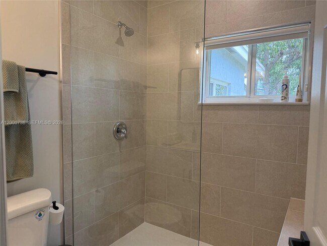 Building Photo - 20111 Gulfstream Rd