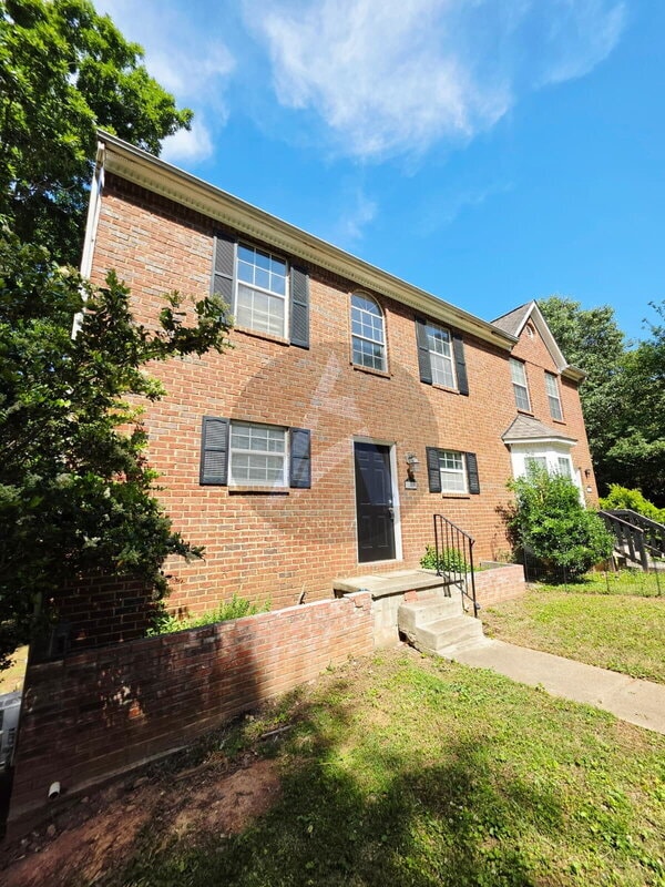 Building Photo - 1423 Shiloh Way NW