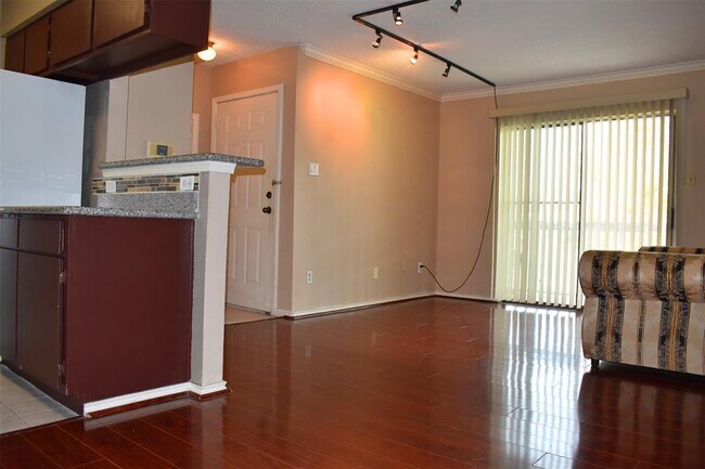 Building Photo - 2750 Holly Hall St