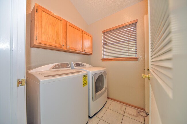 Building Photo - 1372 Michelangelo Dr