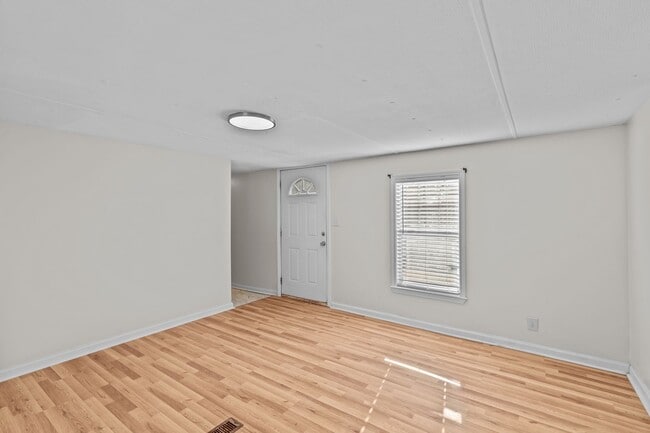 Building Photo - 119 Starwood Cir