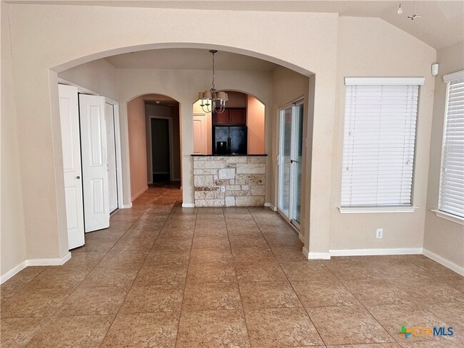 Building Photo - 2020 Meadow View Dr