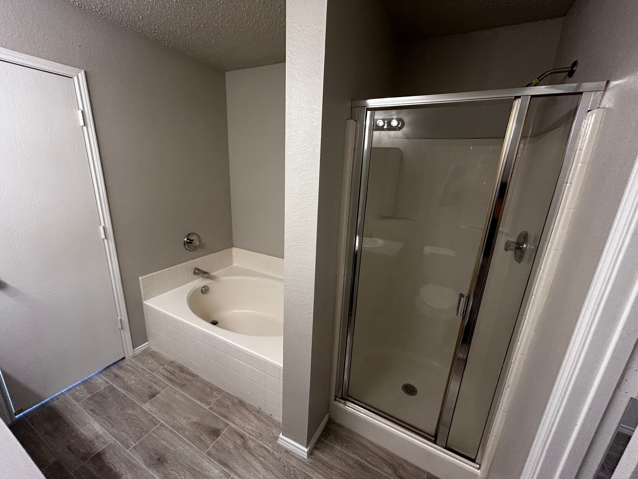 Building Photo - 8720 Hunters Creek Dr