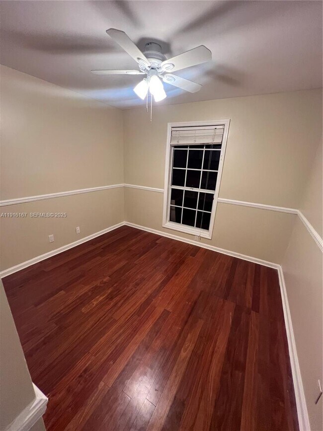 Building Photo - 5063 Heatherhill Ln