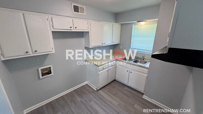 Building Photo - 3272 Sweet Springs Dr