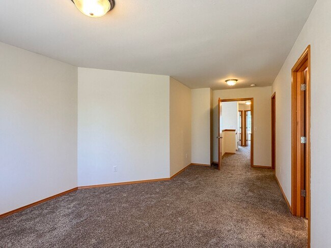 Building Photo - Beautiful 3 bed, 2.5 bath Edmonds Duplex U...