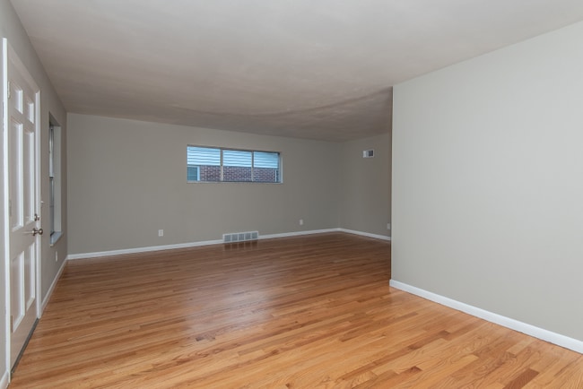 Building Photo - 1014 Romine Dr