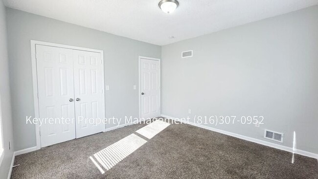 Building Photo - 142 N Bellaire Ave