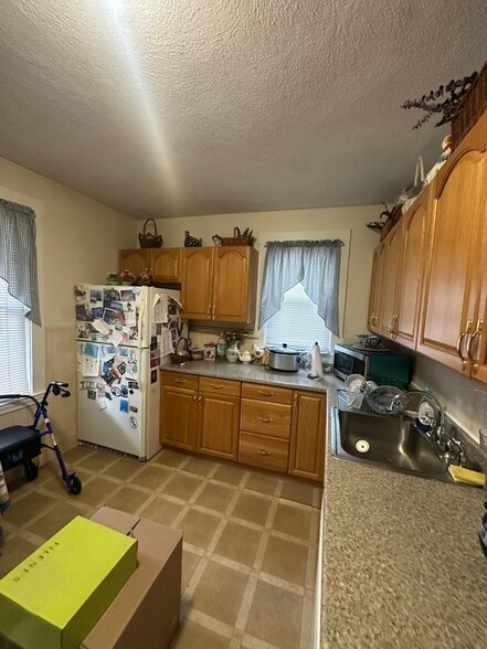 Building Photo - 73 Turner St