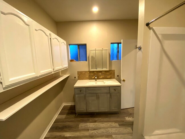 Bathroom 1 - 4012 S Normandie Ave