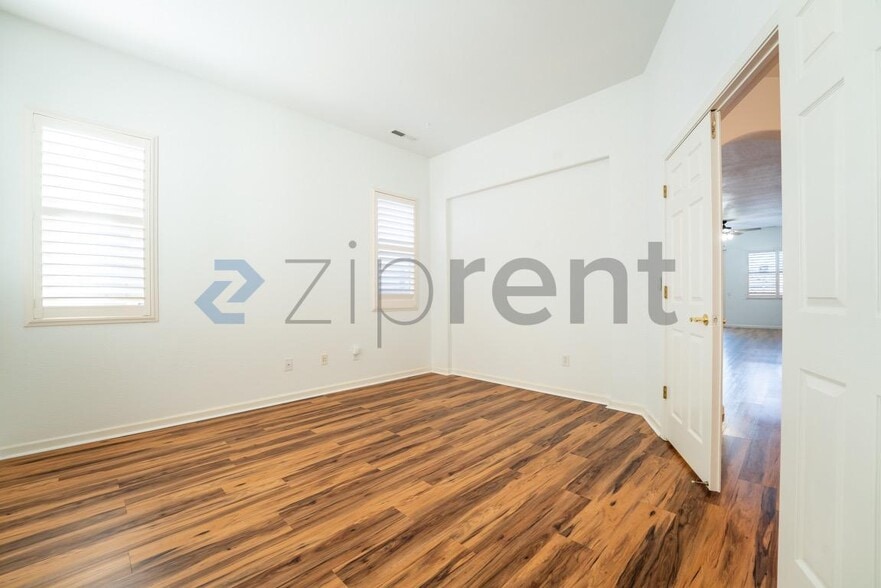 Building Photo - 7421 Earlsmoore Dr