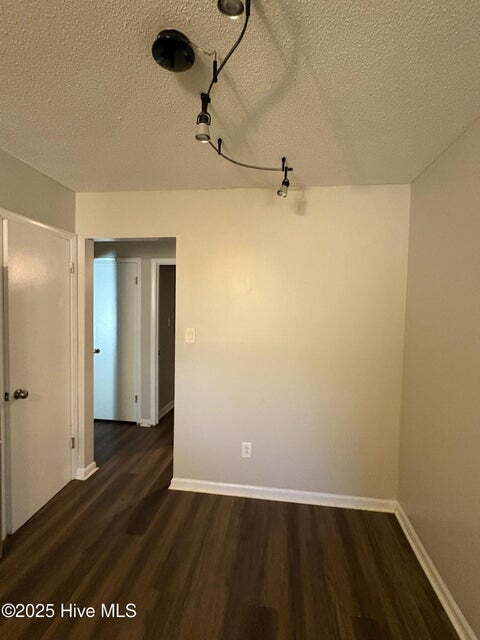 Building Photo - 502 W Hilltop Ct