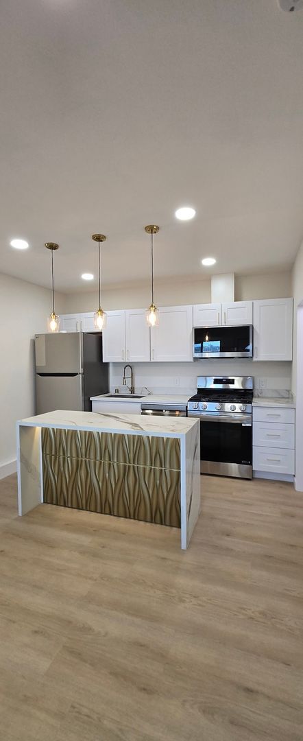 Building Photo - 621 Starstone Dr