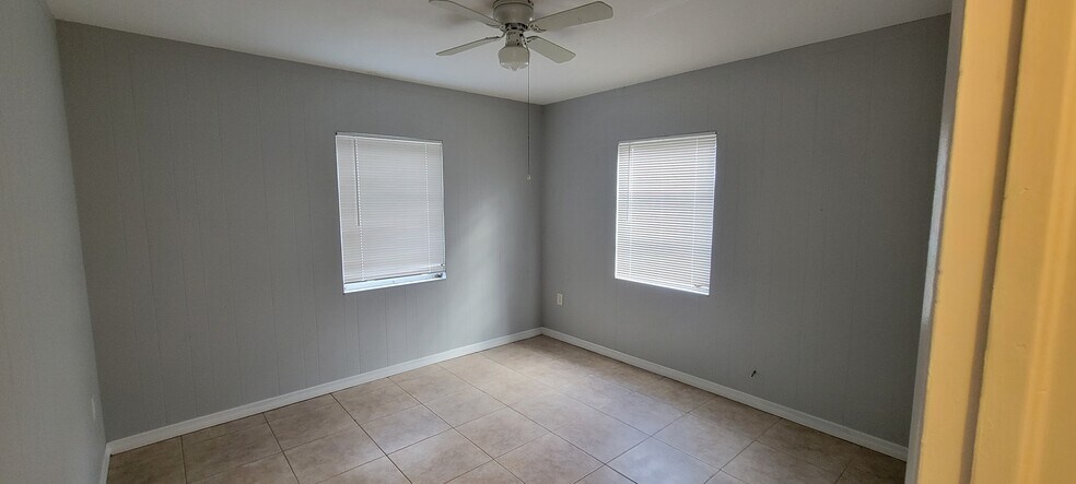 Building Photo - 2439 2nd Avenue SE