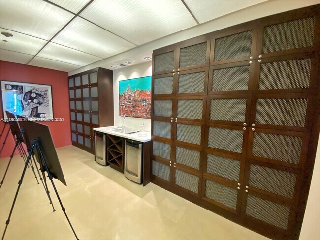 Building Photo - 500 Brickell Ave