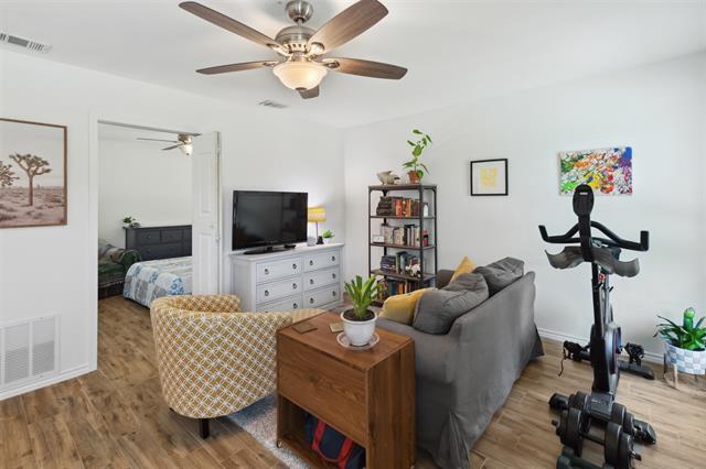 Building Photo - 3008 Kirby Dr