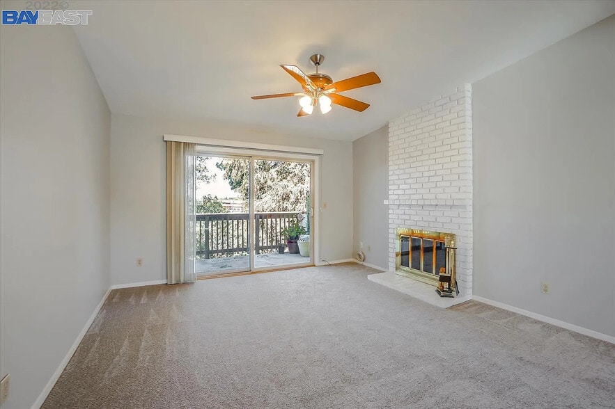 Building Photo - 2055 Sierra Rd