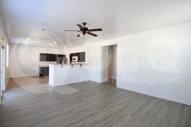 Building Photo - 7322 W St Charles Ave