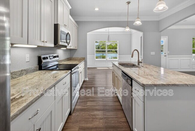 Building Photo - 615 Roland Dr