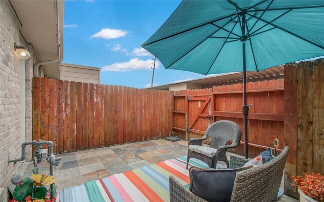 Building Photo - 15309 Kingfield Dr