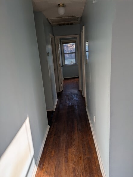 Building Photo - 1600 Damon St