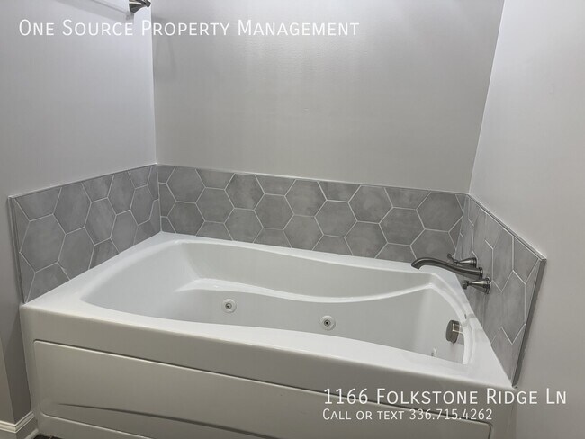 Building Photo - 1166 Folkstone Ridge Ln
