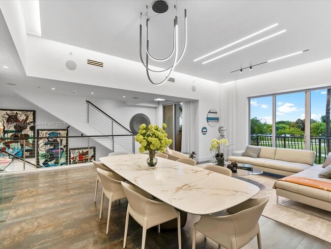 Building Photo - 3501 N Ocean Dr