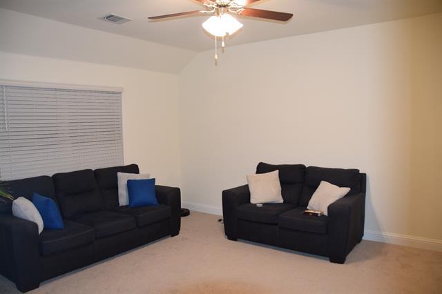 Building Photo - 414 Parkford Dr