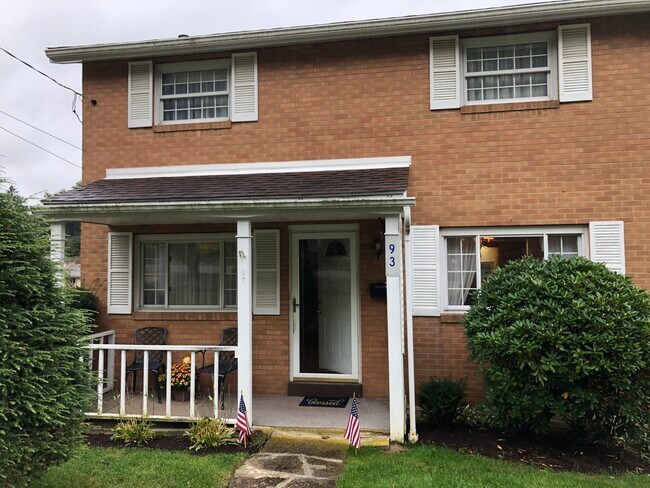 Primary Photo - 93 Stella Dr