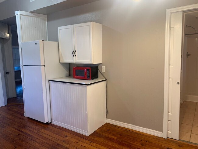 Building Photo - MOVE IN SPECIAL- Cozy 2 Bed/ 1 Bath Home in Saint Cloud