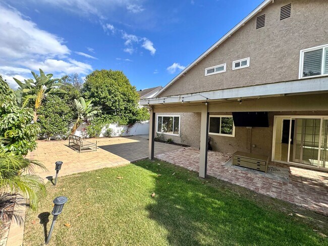 Building Photo - Rare opportunity spacious remodeled Camarillo Home on cul-de-sac with Electricity included!