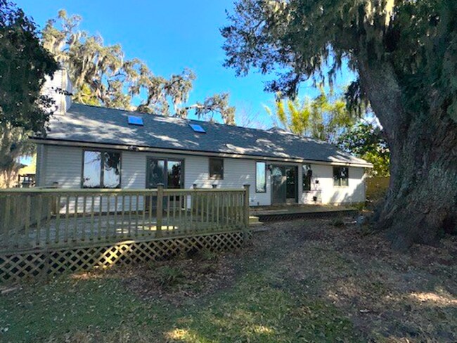 Building Photo - Breathtaking Views of Intracoastal Waterway
