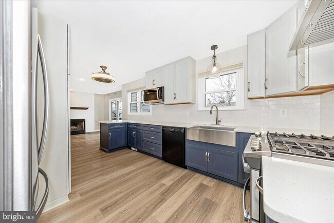 Building Photo - 6634 Rockridge Rd