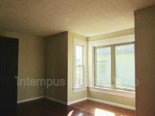 Building Photo - 236 E Winter St