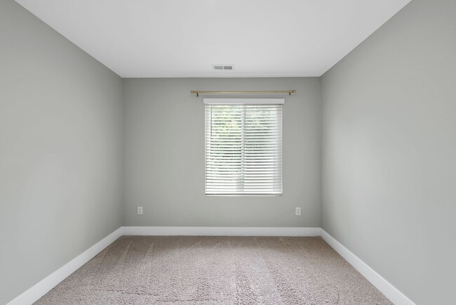 Building Photo - 2200-102 Millbank Village CT