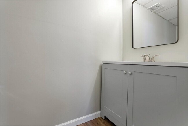 Building Photo - 2789 Raphael Dr