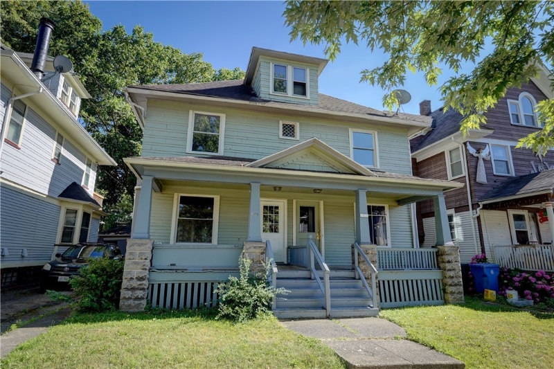 Primary Photo - 223-225-225 Rosewood Terrace