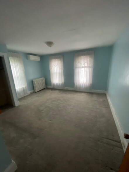 Building Photo - 207 Loucks Ave
