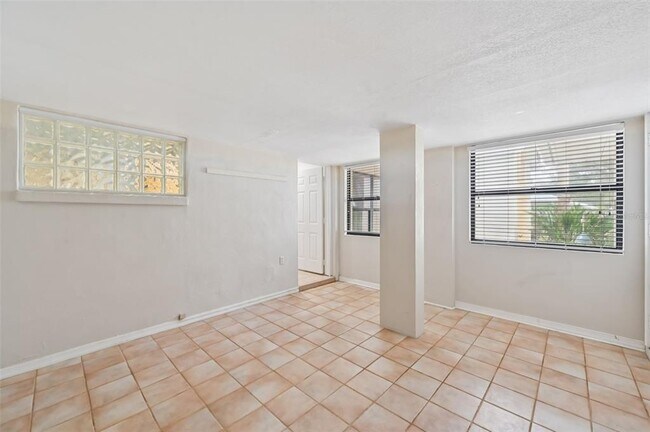 Building Photo - 227 Southampton Dr