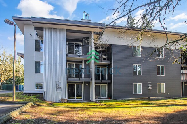 Building Photo - 2 Bed and 1 Bath Bellevue Condo is Availab...