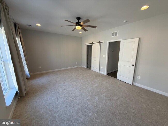 Building Photo - 620 Leigh Wy.