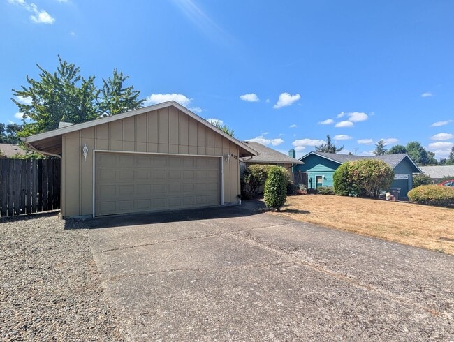 Building Photo - Wonderful 3-Bedroom, 2-Bath Home in Great ...