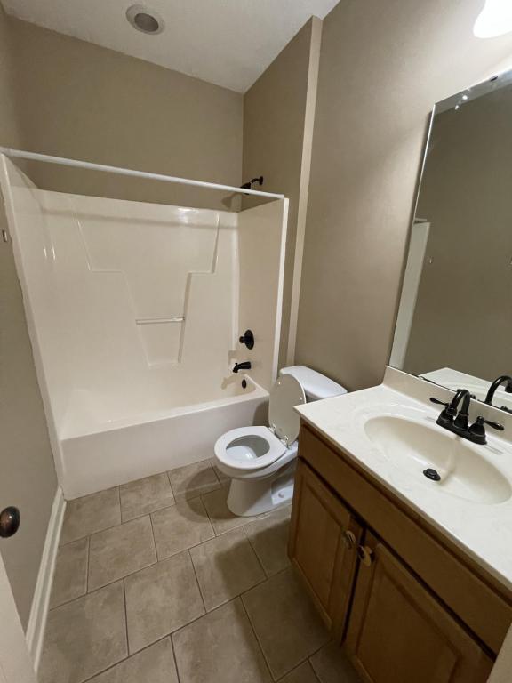 Building Photo - 1570 Gray Hill Ct