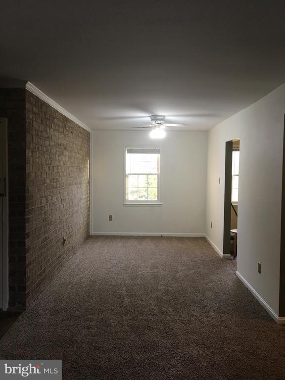 Building Photo - 734 Quince Orchard Blvd