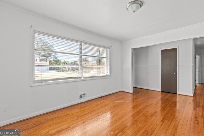 Building Photo - 4010 Emerald Lake Dr