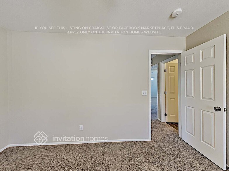 Building Photo - 30546 N Honeysuckle Dr