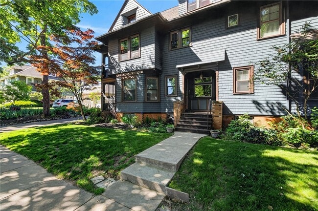 Building Photo - 420 Harvard St